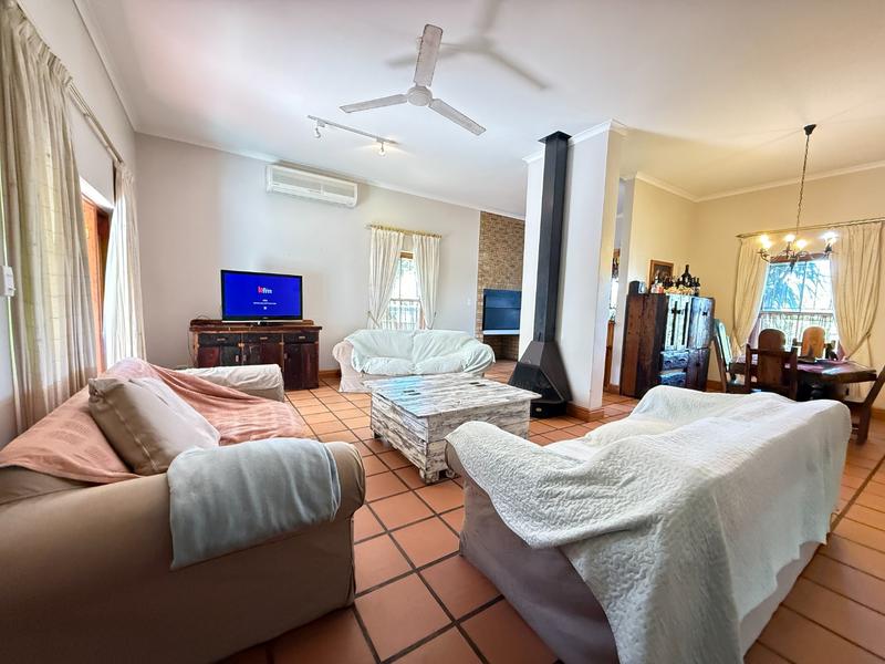 4 Bedroom Property for Sale in Die Wingerd Western Cape